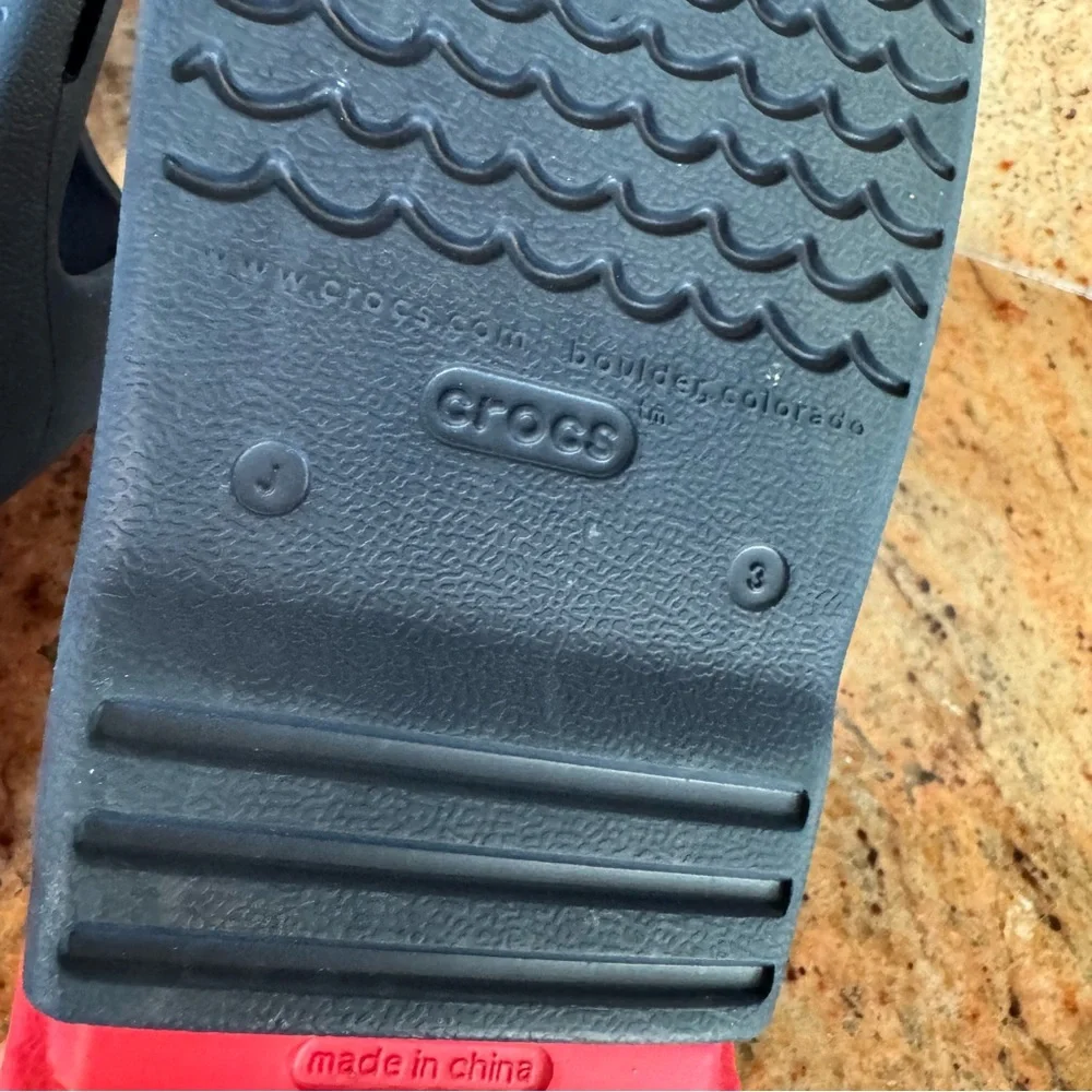 CROCS Size 3 Little Kids Sandals - Flip Flops - Boys or Girls